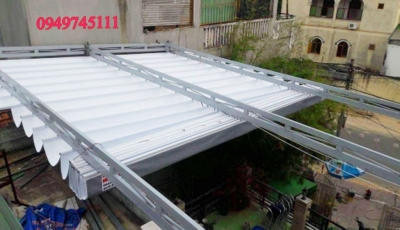 Mái bạt xếp di động che sân trường